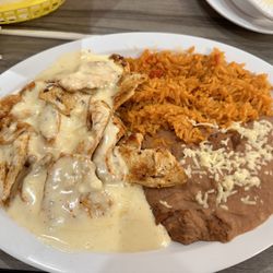 El Tapatio Mexican Restaurant - Aroz con pollo