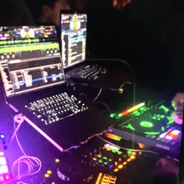 DJ