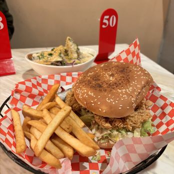 Lados - Zinger burger with tikka fries - Halal Near Me - Sunnyvale, California Lados - Zinger burger with tikka fries - Halal Near Me - Sunnyvale, California
