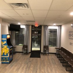 243-Trim Barber Shop