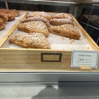 Paris Baguette - Pastry - Bakeries Near Me - Cincinnati, Ohio