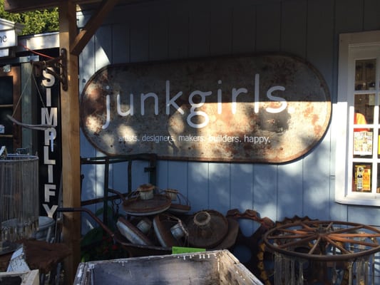 Junkgirls by null
