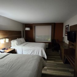 Holiday Inn Express Chapel Hill - Double queen room