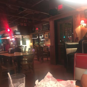 Fuddruckers - American Near Me - Ashburn, Virginia