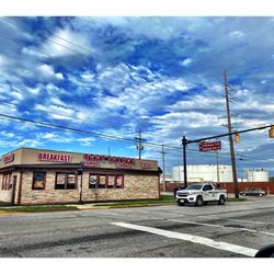 Eddy's Gyros - Eddy's Gyros.W Columbus Dr, East Chicago, IN  Gyros Burgers Hotdogs Sandwiches Italian Philly Chicken Wings IceCreams Lemonades etc. Cool.
