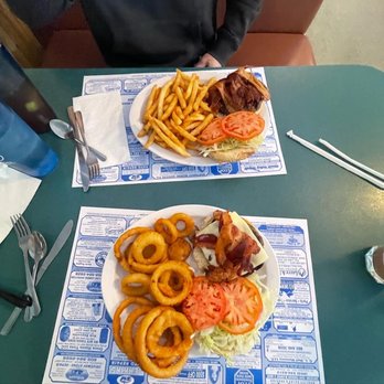 St. Albans Diner - two plates of food - Diners Near Me - St. Albans, Vermont St. Albans Diner - two plates of food - Diners Near Me - St. Albans, Vermont