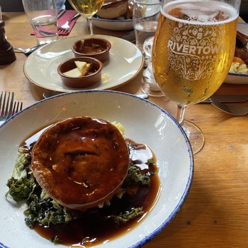 The Nags Head - Best beef and ale pie that I ever had! - Pubs Near Me - London, XGL The Nags Head - Best beef and ale pie that I ever had! - Pubs Near Me - London, XGL