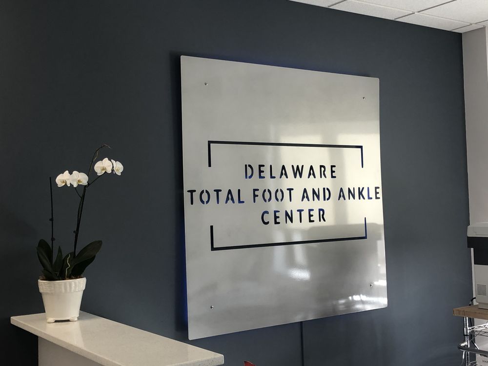 DELAWARE TOTAL FOOT AND ANKLE CENTER 17425 Ocean One Plz, Lewes, Delaware Podiatrists