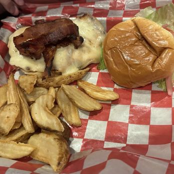 Famous Dave's - Barbeque Near Me - Doral, Florida
