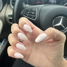 Builder gel in a bottle on my natural nails , gel color bunny white ! Love them they look so elegant! Builder gel in a bottle on my natural nails , gel color bunny white ! Love them they look so elegant!