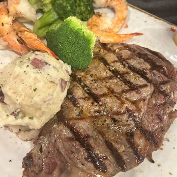 Bubba Gump Shrimp - Rib eye - Seafood Near Me - Anaheim, California
