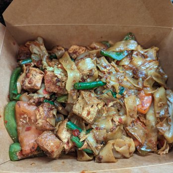 Thai Table  - Pad Kee Mao w/ Tofu - Thai Near Me - Berkeley, California
