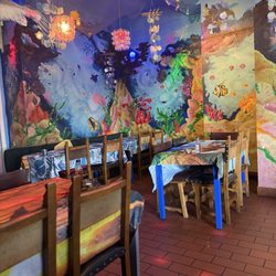Caribbean Restaurant Roatan - Decor