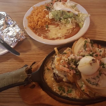 Aranda's - Aranda's Special with steak, shrimp, 3 flour tortillas, beans, rice, guacamole, sour cream, pico - Mexican Near Me - DeForest, Wisconsin