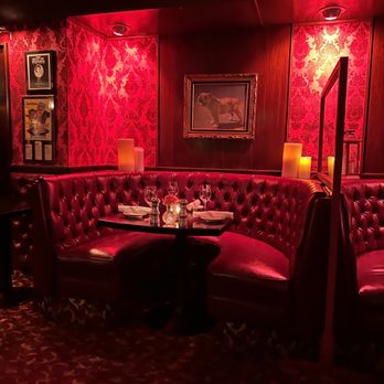 Durant's - Bar area seating. - Steakhouses Near Me - Phoenix, Arizona