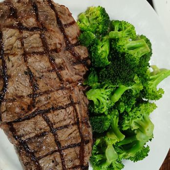 LongHorn Steakhouse - Ribeye and brocoli - Steakhouses Near Me - Leominster, Massachusetts