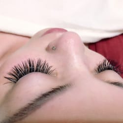 Extreme Beauty Lounge - Lashes by Lynn