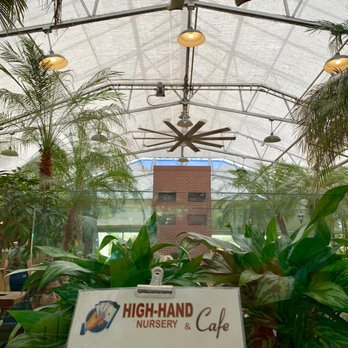 High Hand Cafe - A converted driveway serves as the main entrance to the restaurant - New American Near Me - Loomis, California