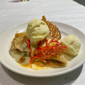 Cafe Frisch - Apple Strudel - Cooking Schools Near Me - Jacksonville, Florida