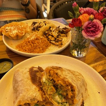 Los Agaves - Mushroom tacos, chicken burrito - New American Near Me - Santa Barbara, California Los Agaves - Mushroom tacos, chicken burrito - New American Near Me - Santa Barbara, California