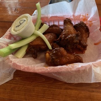 Hub Stacey's - Hot wings - Sports Bars Near Me - Pensacola, Florida