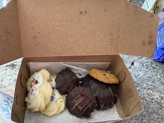 Mueller's Bakery by null