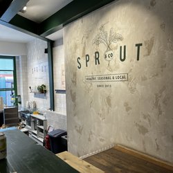 Sprout & Co - Walk display