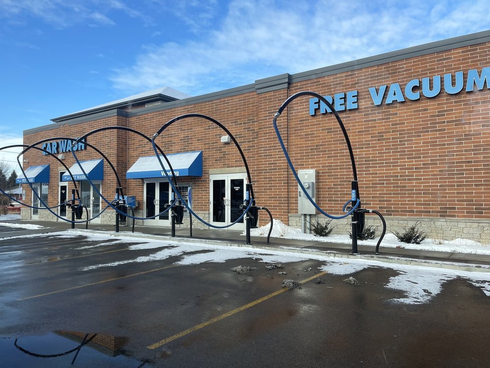 CRYSTAL LAKE EXPRESS CAR WASH Updated September 2024 12 Photos