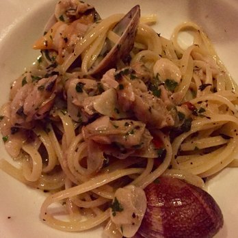 Carbone - Linguine & Clams w/ Garlic ~ flavors of the sea w/ delicious brininess. - Italian Near Me - New York, New York Carbone - Linguine & Clams w/ Garlic ~ flavors of the sea w/ delicious brininess. - Italian Near Me - New York, New York