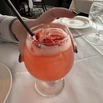 Aerie Restaurant & Lounge - Cocktail - New American Near Me - Acme, Michigan