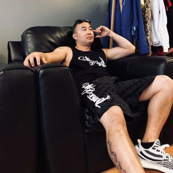 Illest around sneaker boutique Outlet