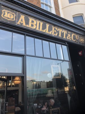 L'Atelier Du Vin Wine and Cocktail Bar by null