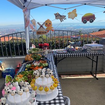 3 Little Cupcakes Cafe - Bakeries Near Me - Lomita, California 3 Little Cupcakes Cafe - Bakeries Near Me - Lomita, California