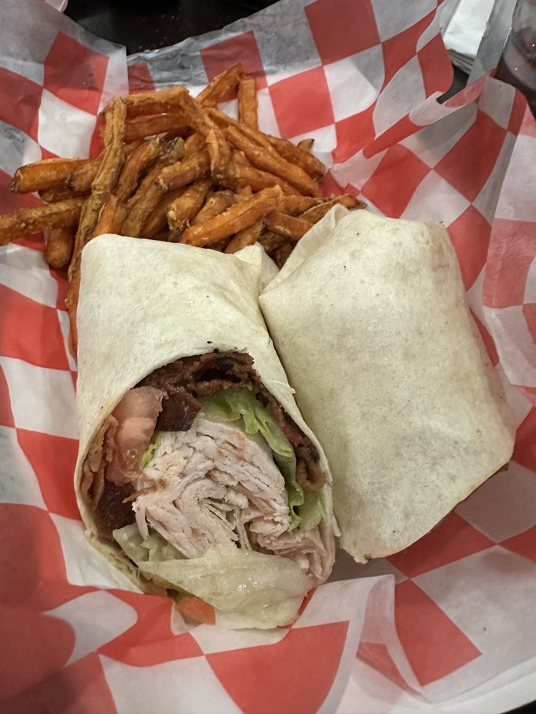 COASTERS SPORTS BAR Updated October 2024 2386 W River Rd, Nichols