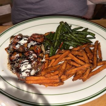 Pub W - Chicken Bruschetta with Green Beans and Sweet Potato Fries - Pubs Near Me - Oklahoma City, Oklahoma