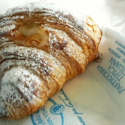 I Dolci di Nonna Vincenza - Cornetto alla crema - 1,50 €