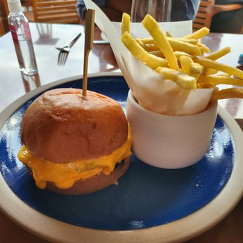 Madera - Cheese Burger - New American Near Me - Menlo Park, California Madera - Cheese Burger - New American Near Me - Menlo Park, California