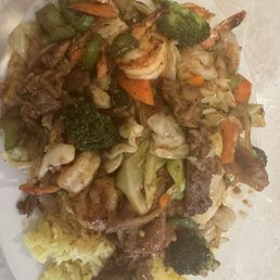 Shrimp with vegetables, but I added the yellow rice and pork. Number 78. Delicious.!!