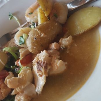 Murrieta's Bar & Grill - Hot pot - Wine Bars Near Me - Canmore, Alberta