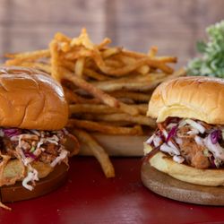 Lonestar Fusion Burger - Pulled pork sandwiches