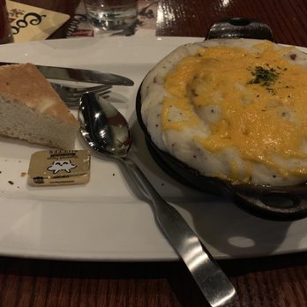 Henry's Pub - American Near Me - Loveland, Colorado