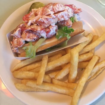 Brackett's Oceanview Restaurant - Lobster Roll! - Seafood Near Me - Rockport, Massachusetts