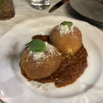 In Vino & Spirits - Arancini - Wine Bars Near Me - La Cañada Flintridge, California