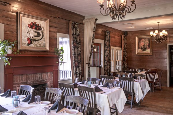 Milton's Cuisine & Cocktails by null
