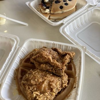 Pancakes & Waffles - Breakfast & Brunch Near Me - Honolulu, Hawaii Pancakes & Waffles - Breakfast & Brunch Near Me - Honolulu, Hawaii