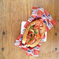 Red Hook Lobster Pound - The Connecticut Roll.