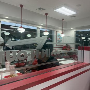In-N-Out Burger - Interior - Burgers Near Me - Las Vegas, Nevada In-N-Out Burger - Interior - Burgers Near Me - Las Vegas, Nevada