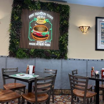 Cozy Soup 'n' Burger - Inside - Diners Near Me - New York, New York Cozy Soup 'n' Burger - Inside - Diners Near Me - New York, New York