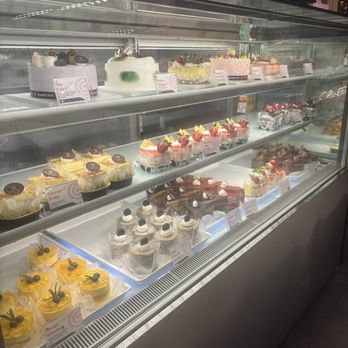 Sweet Hut Bakery & Cafe - Refrigerated desserts - Coffee & Tea Near Me - Atlanta, Georgia