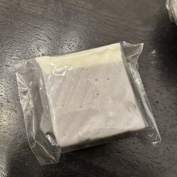 Progreso Cafe - Taro jelly square - Cafes Near Me - Long Island City, New York